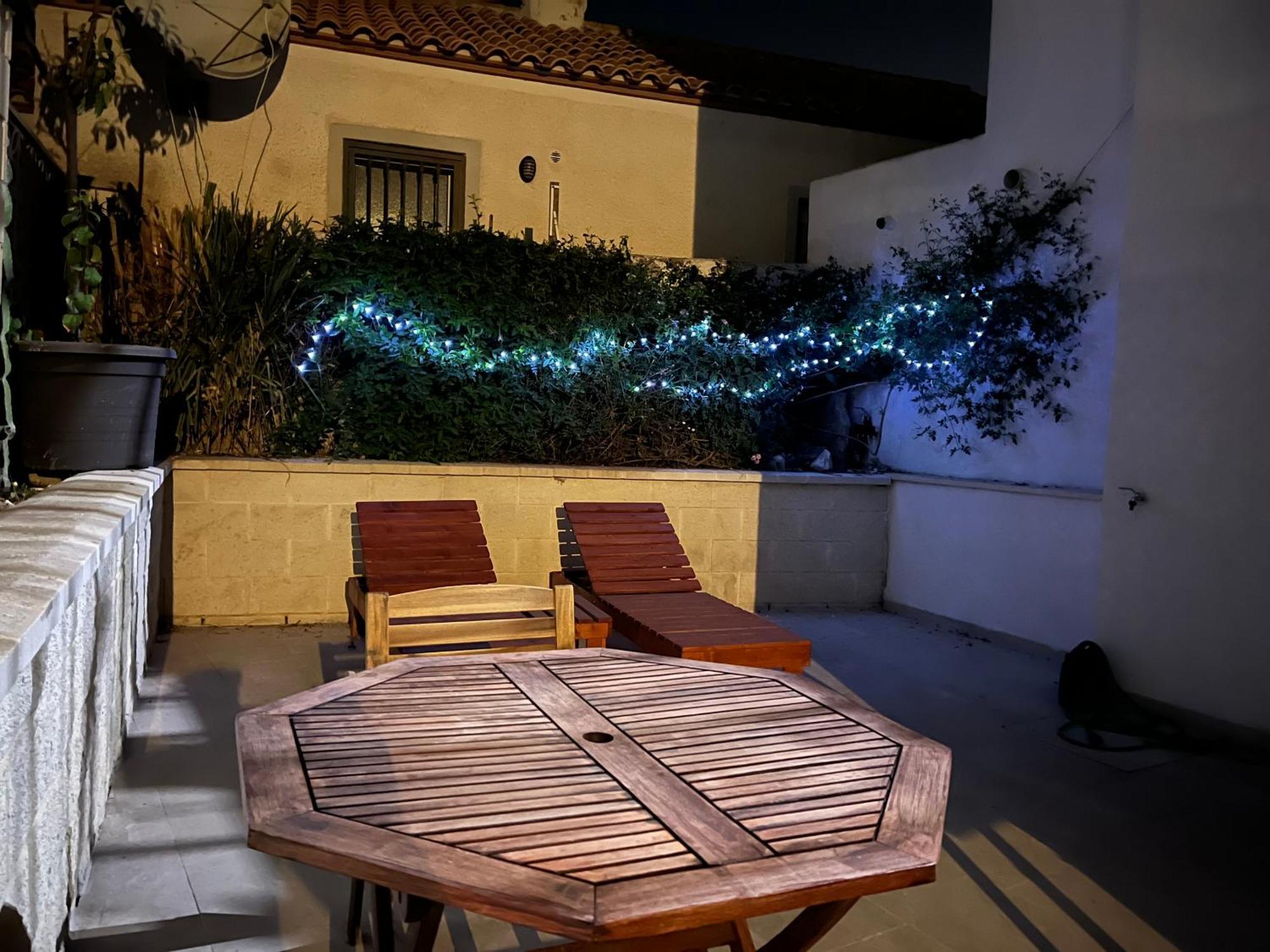 דירות El Faro Garden Boutique מראה חיצוני תמונה